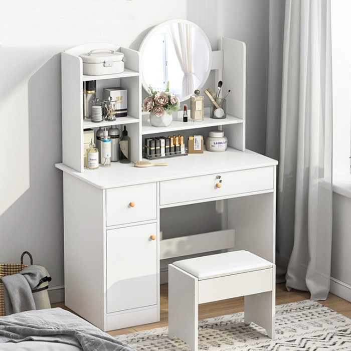 latitude run makeup vanity